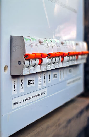 /uploads/2025/04/electrician-finished-upgrade-of-switchboard.jpg